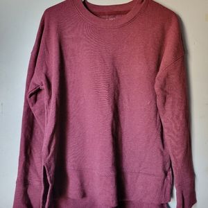 Maroon crewneck sweatshirt